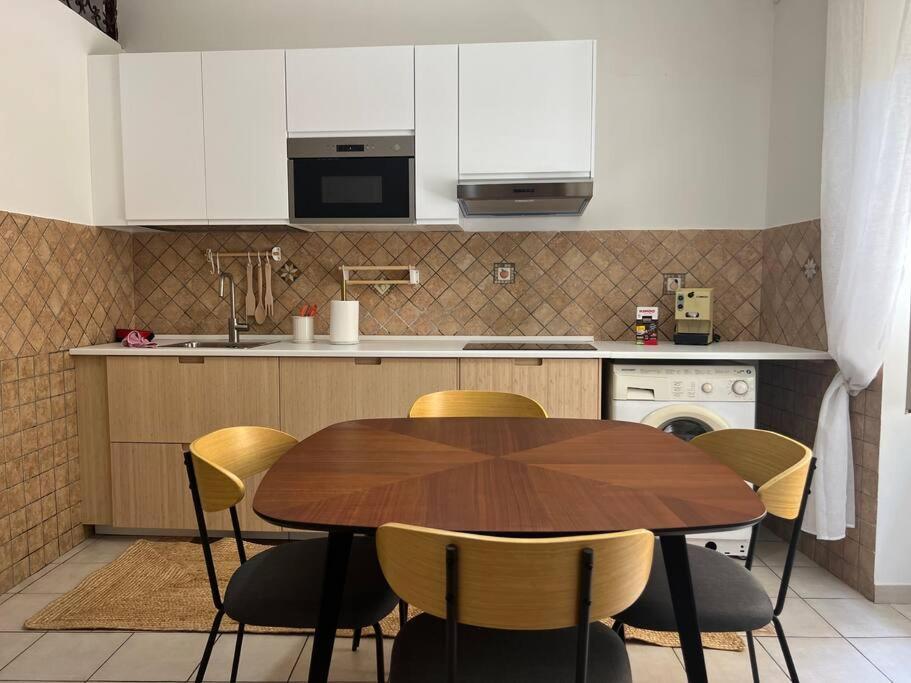 Scio Guesthouse-Centro Storico Наполи Екстериор снимка